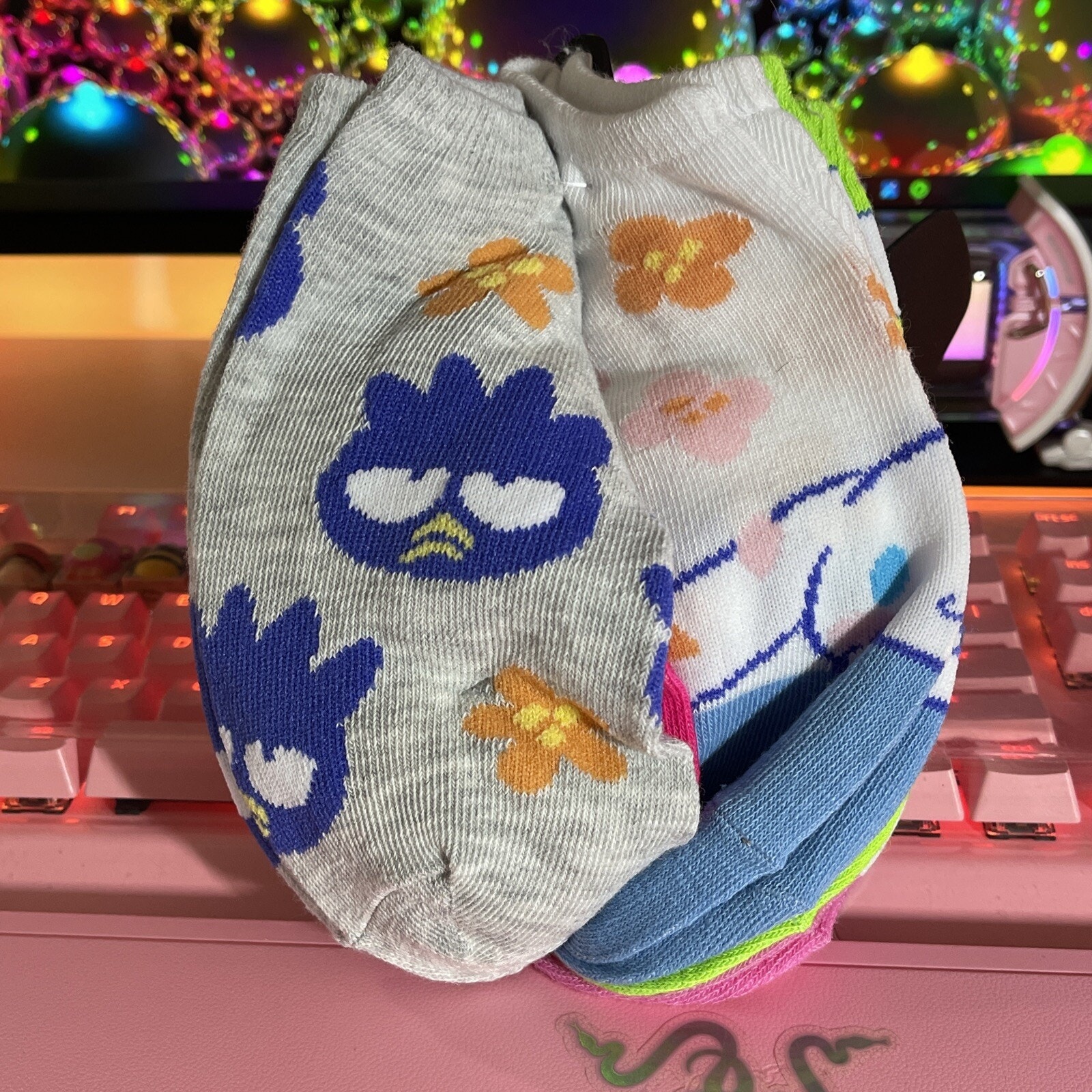 Sanrio Hello Kitty & Friends Socks Pink Glasses Flowers 2023 5 No Show Pack Pair — image 4 of 6